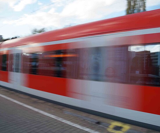 Mobilitätsprämie, Zug, S-Bahn, Bahnhof