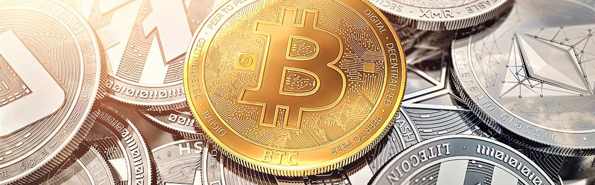 RTS Kryptowährung Bitcoin Münze in Gold 