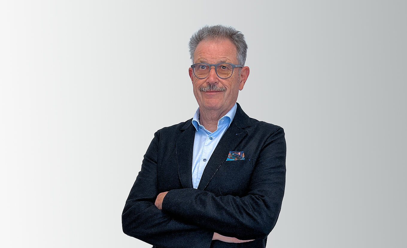 RTS Steuerberater Manfred Engesser aus Biberach im Anzug