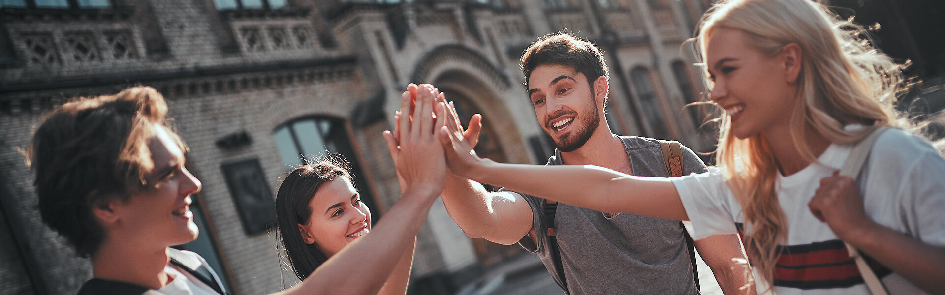 RTS Studentengruppe schlägt ein Team 