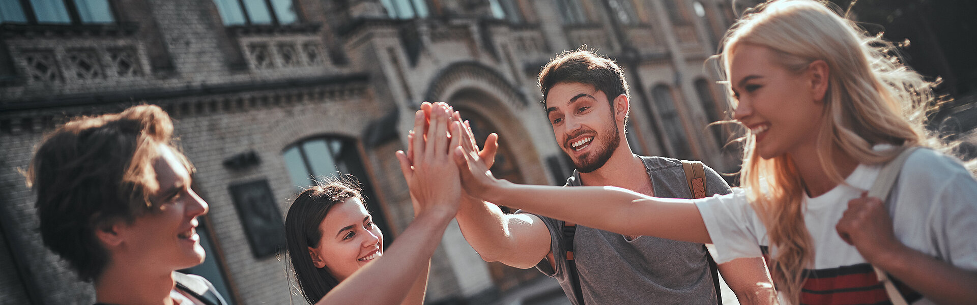 RTS Studentengruppe schlägt ein Team 